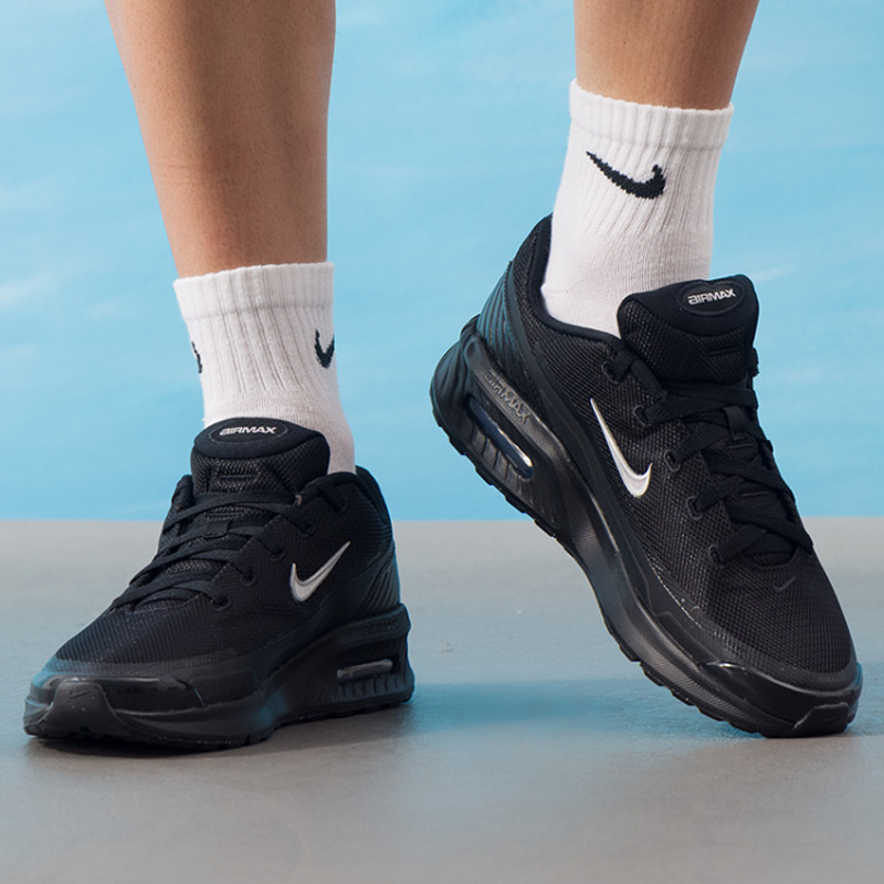 Nike Men's Air Max BIA SE New  - огляд і ціна Men'S Shoes Nike Black